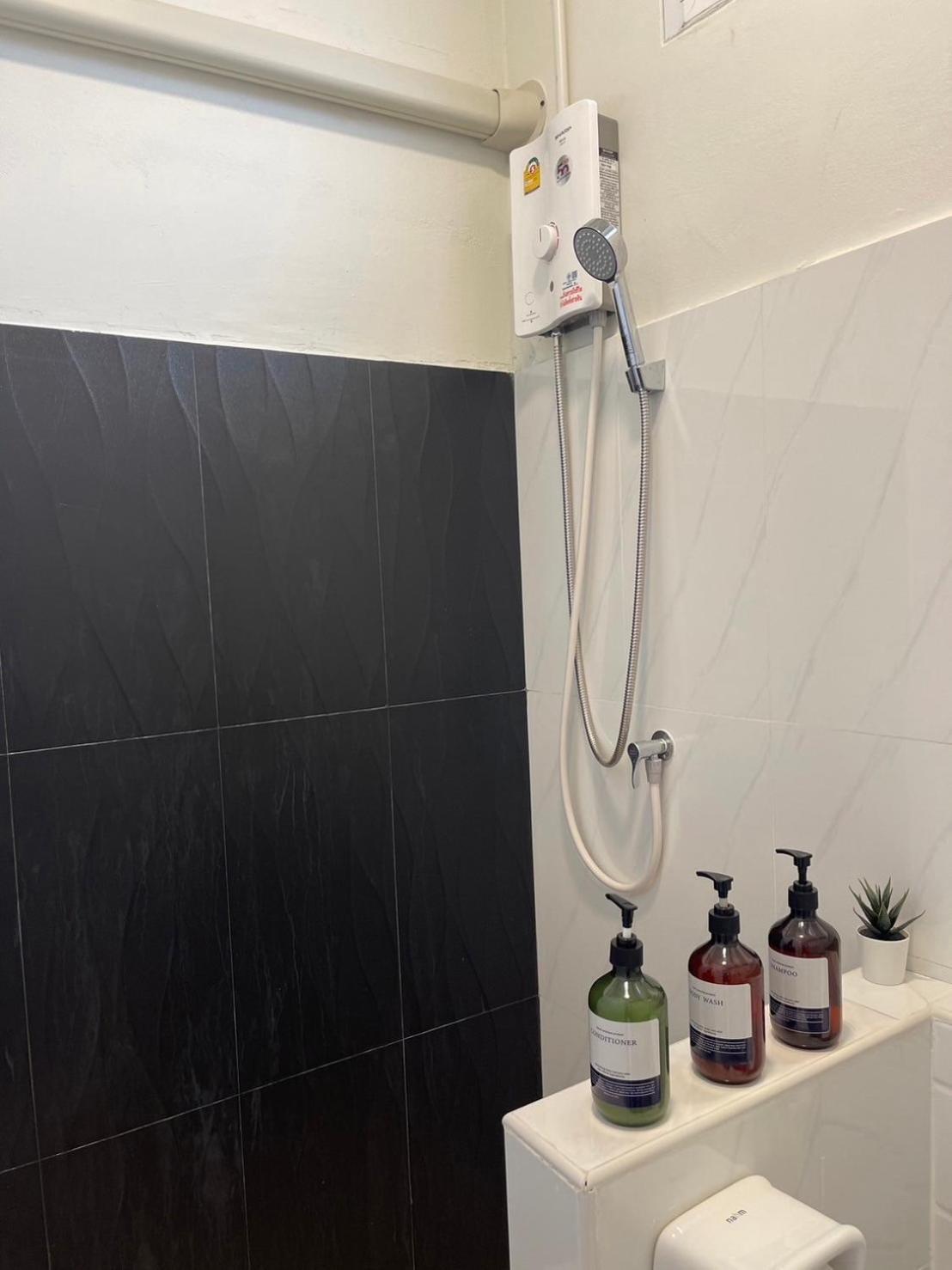 Self Check-In Apartment By Baiput Hometel Phranakhonszi Ajutthaja Kültér fotó