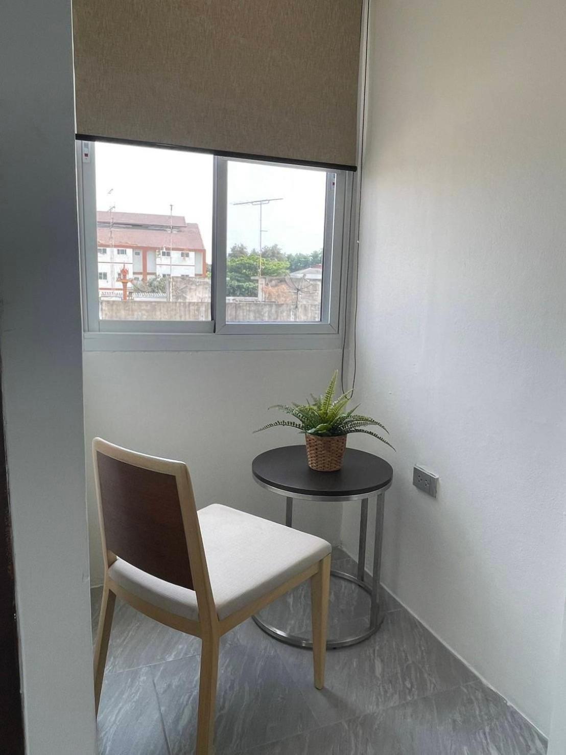Self Check-In Apartment By Baiput Hometel Phranakhonszi Ajutthaja Kültér fotó